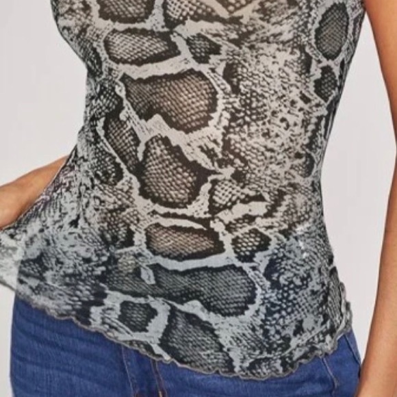 Gwendolyn Woman’s Multicolored Snakeskin Top - Picture 8 of 9